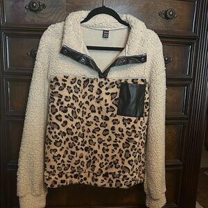 SHEIN Cream and Black Leopard Print Pullover